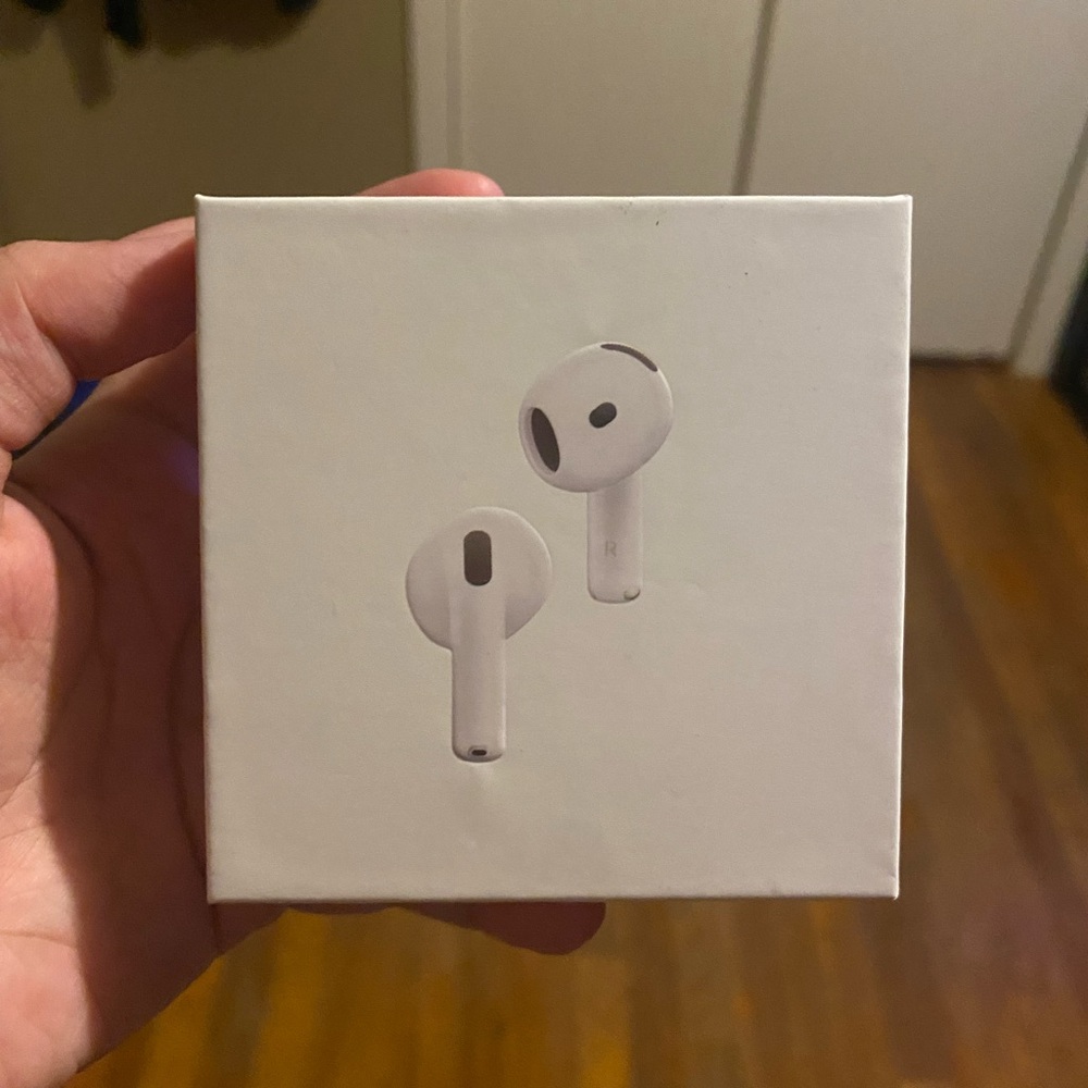 Apple AirPods Pro in Classic White